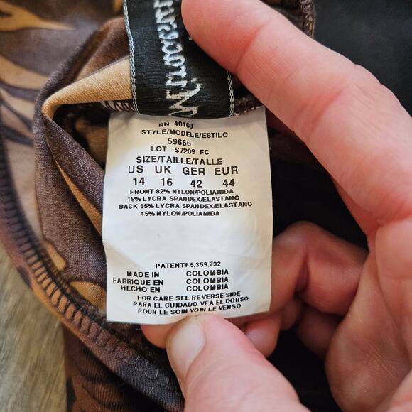 Miraclesuit One Piece Swimsuit Size 14 Brown Tropical Leaf Underwire Ruched - Picture 7 of 10